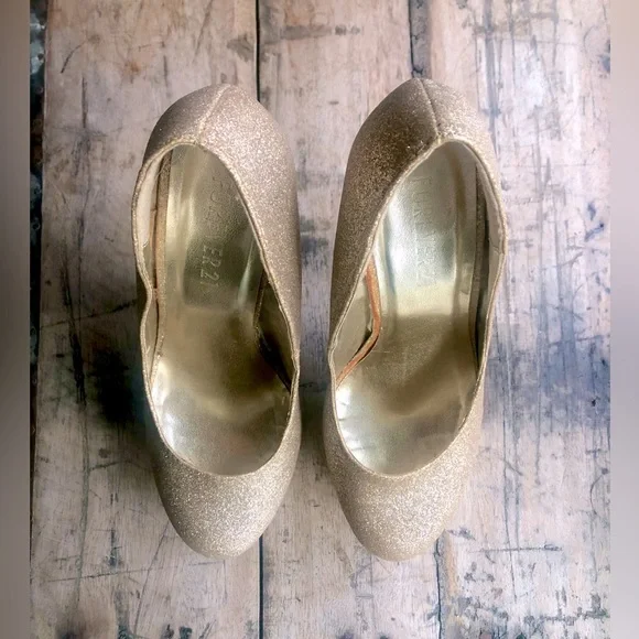 Champagne Gold Micro Sparkle Heels | Forever 21 | Size 6 - Picture 2 of 2